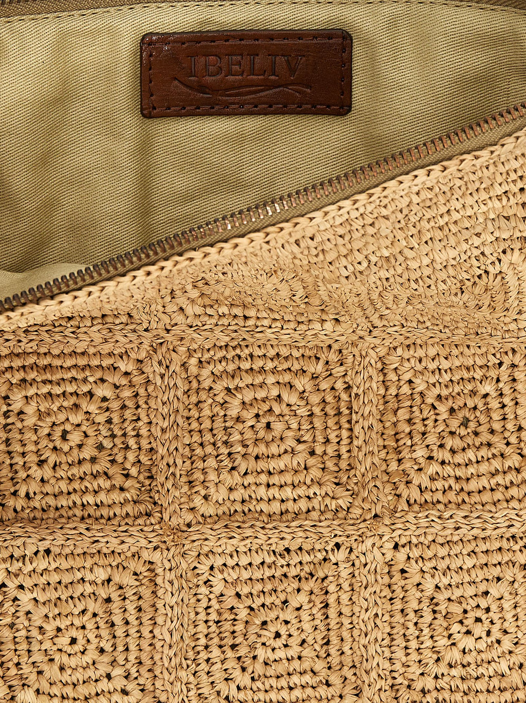 Ibeliv Tanala Clutch